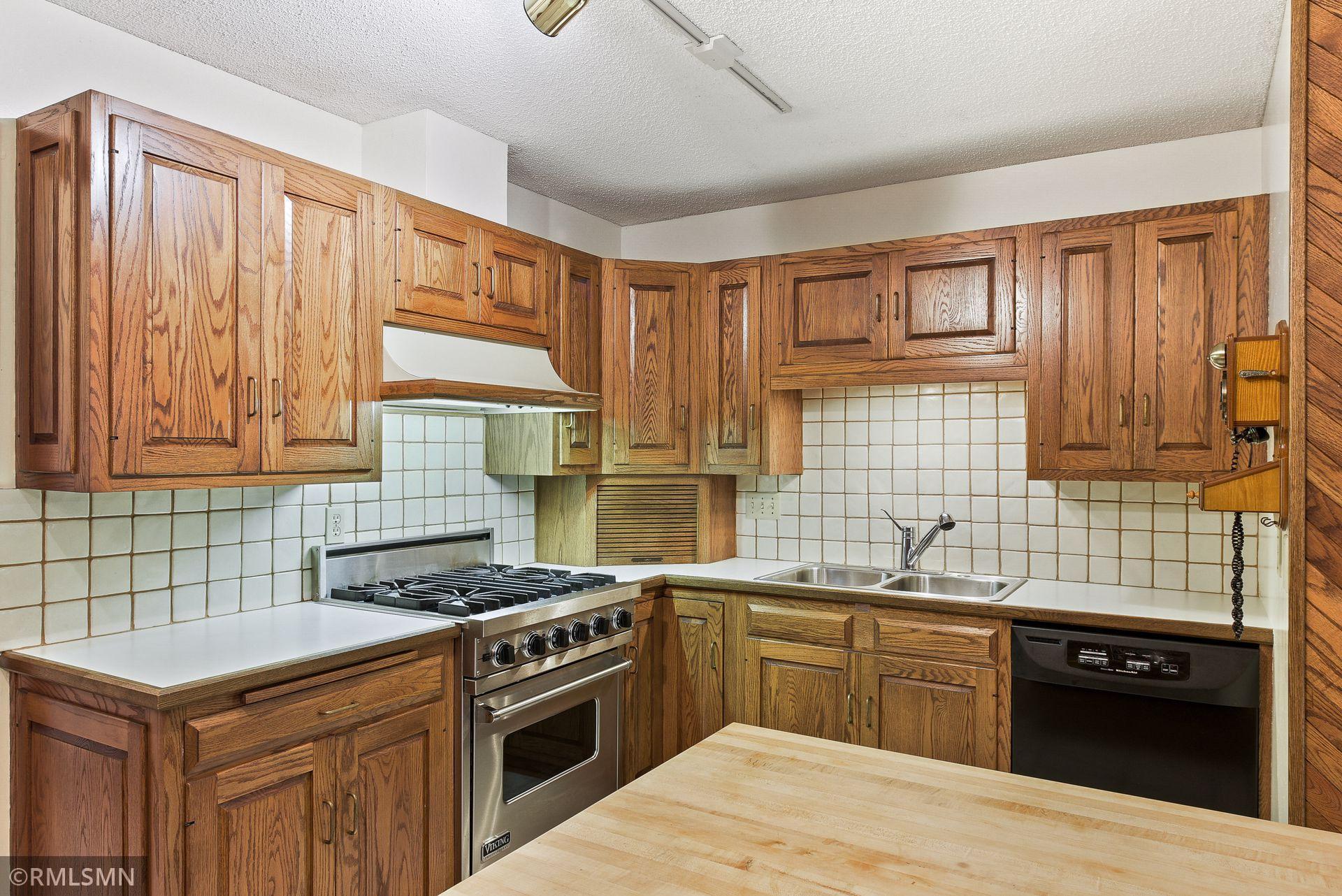 8789 Basswood Road Eden Prairie, MN 55344 - Photo 11 of 36 Gallery Image 11