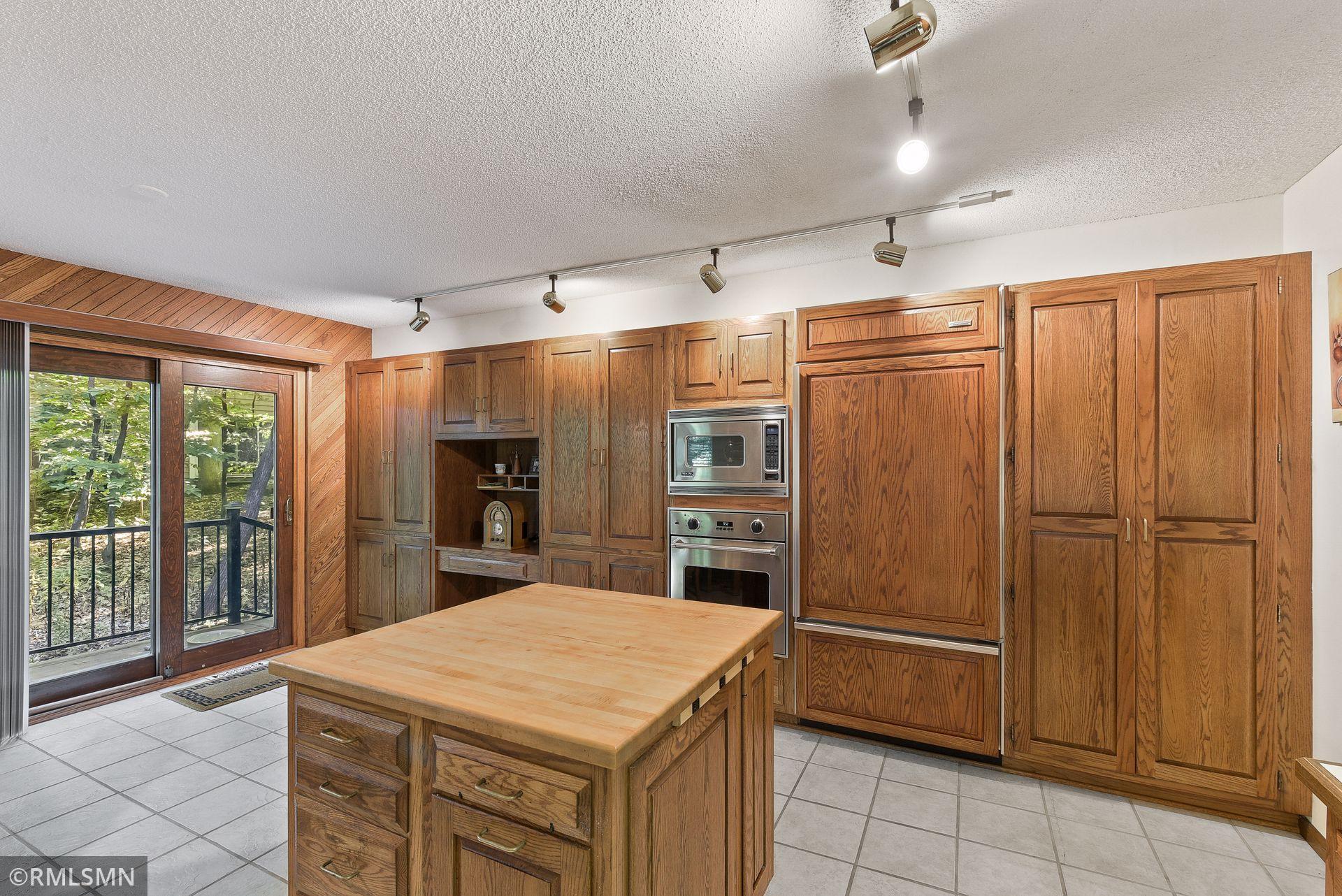 8789 Basswood Road Eden Prairie, MN 55344 - Photo 12 of 36 Gallery Image 12