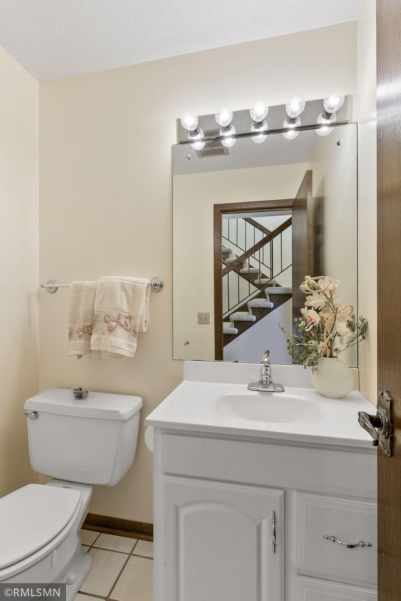 8789 Basswood Road Eden Prairie, MN 55344 - Photo 17 of 36 Gallery Image 17