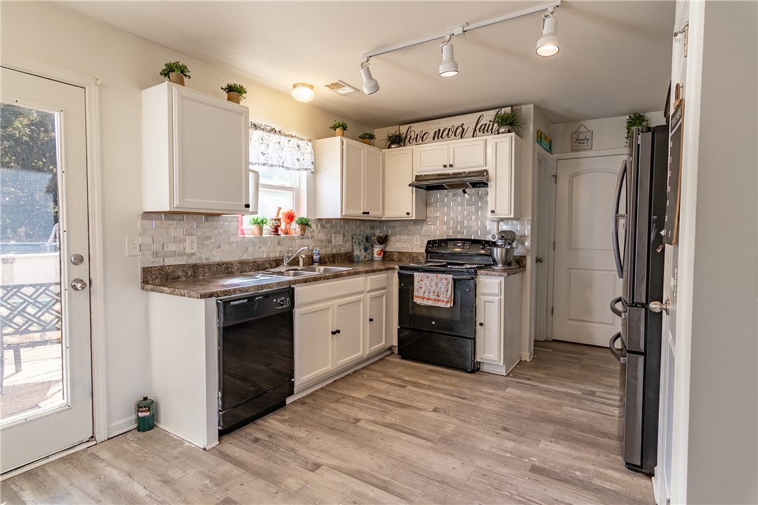 105 Combine Lane Anderson, SC 29624 - Photo 16 of 39 Kitchen