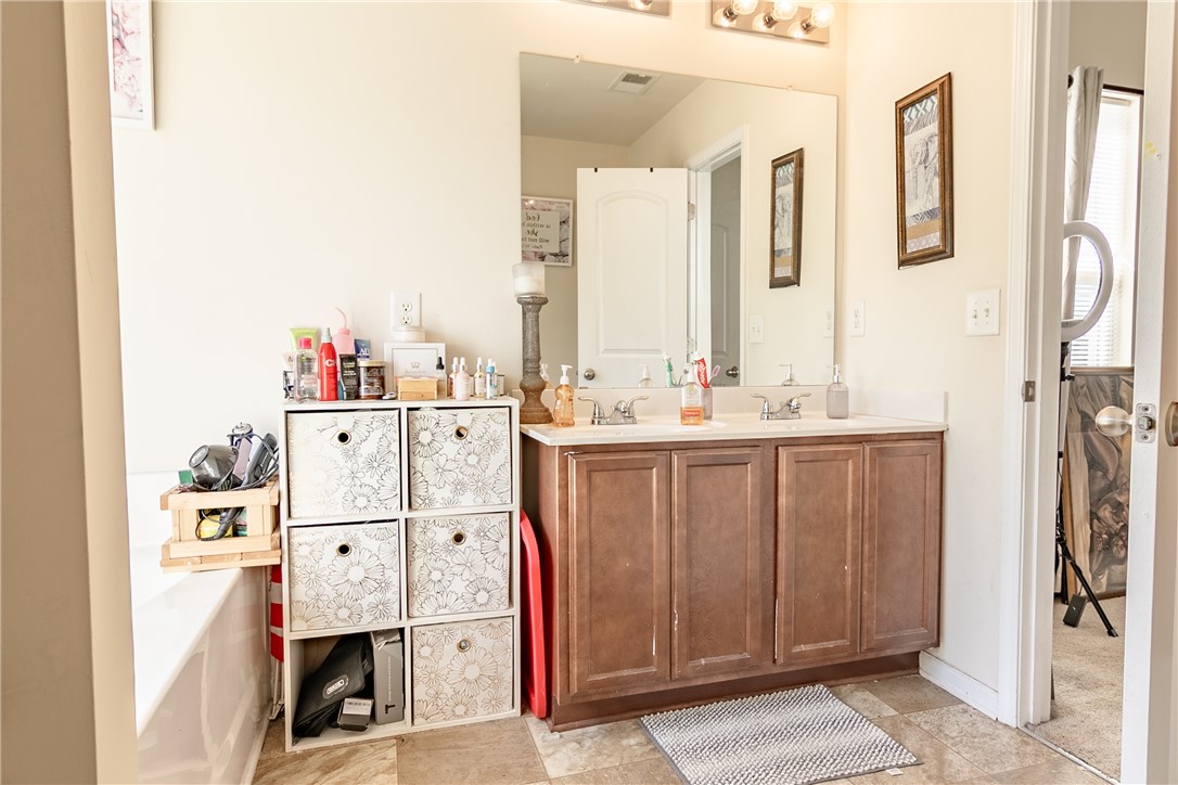 105 Combine Lane Anderson, SC 29624 - Photo 23 of 39 Primary Bathroom