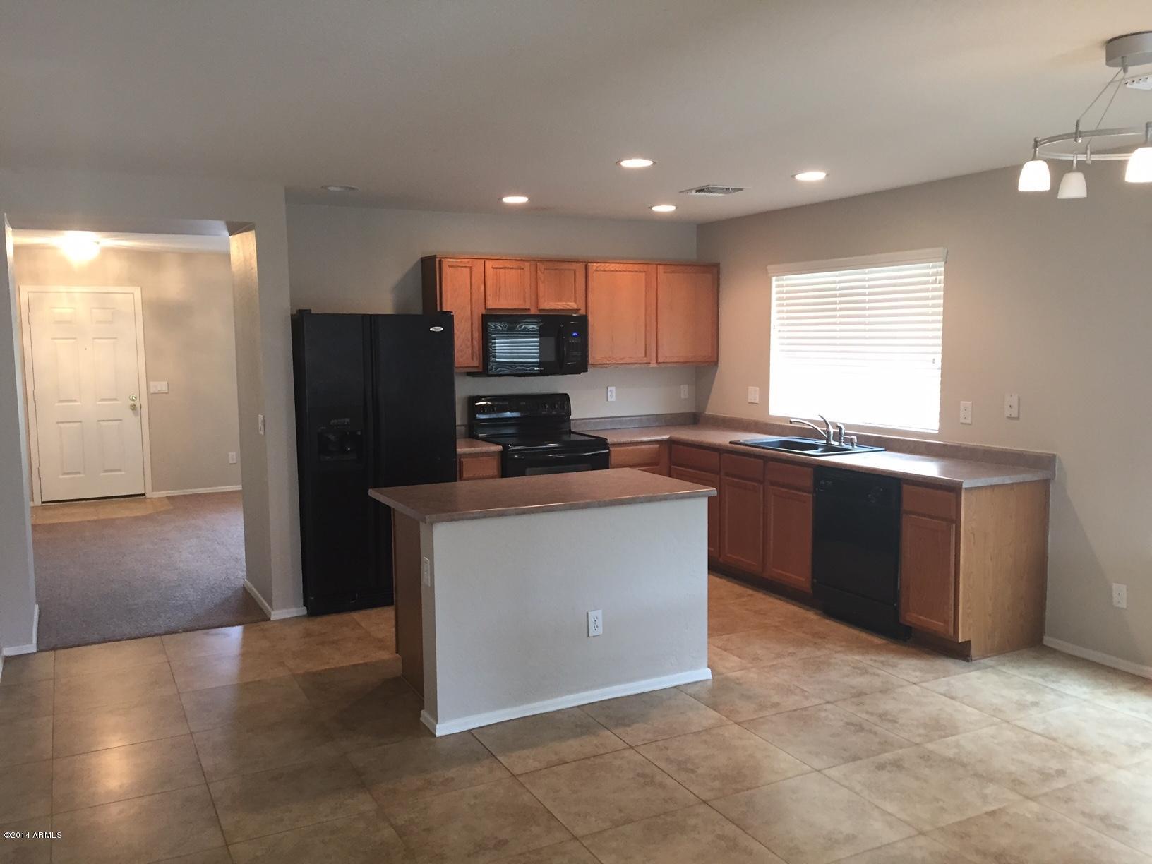 3115 West Alta Vista Road Phoenix, AZ 85041 - Photo 6 of 27 Kitchen (4)