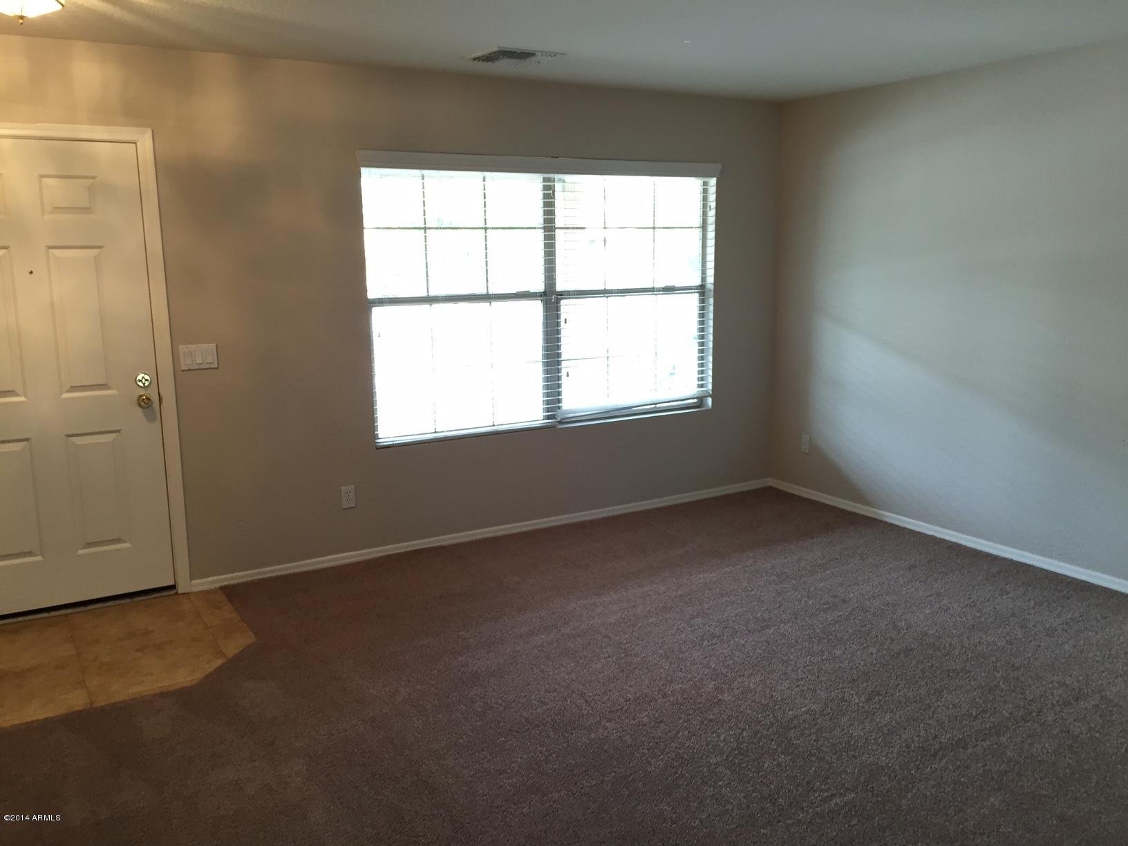 3115 West Alta Vista Road Phoenix, AZ 85041 - Photo 10 of 27 Living Room