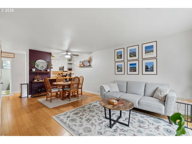 $274,900 | 28740 Southwest Parkway Avenue, Unit D2, Wilsonville, OR 97070