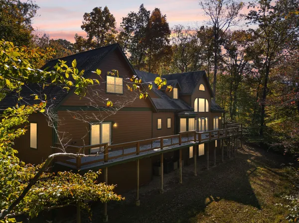 $1,099,000 | 270 Wondering Woods Drive, Somerset, KY 42503