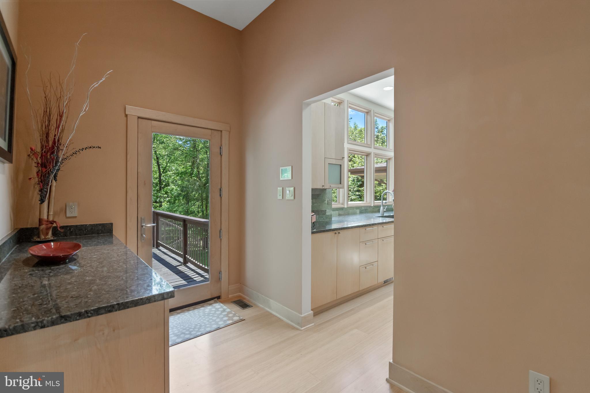 10107 Gary Road Potomac, MD 20854 - Photo 12 of 62 Butler's Pantry w/ Touch Screen House Sound System