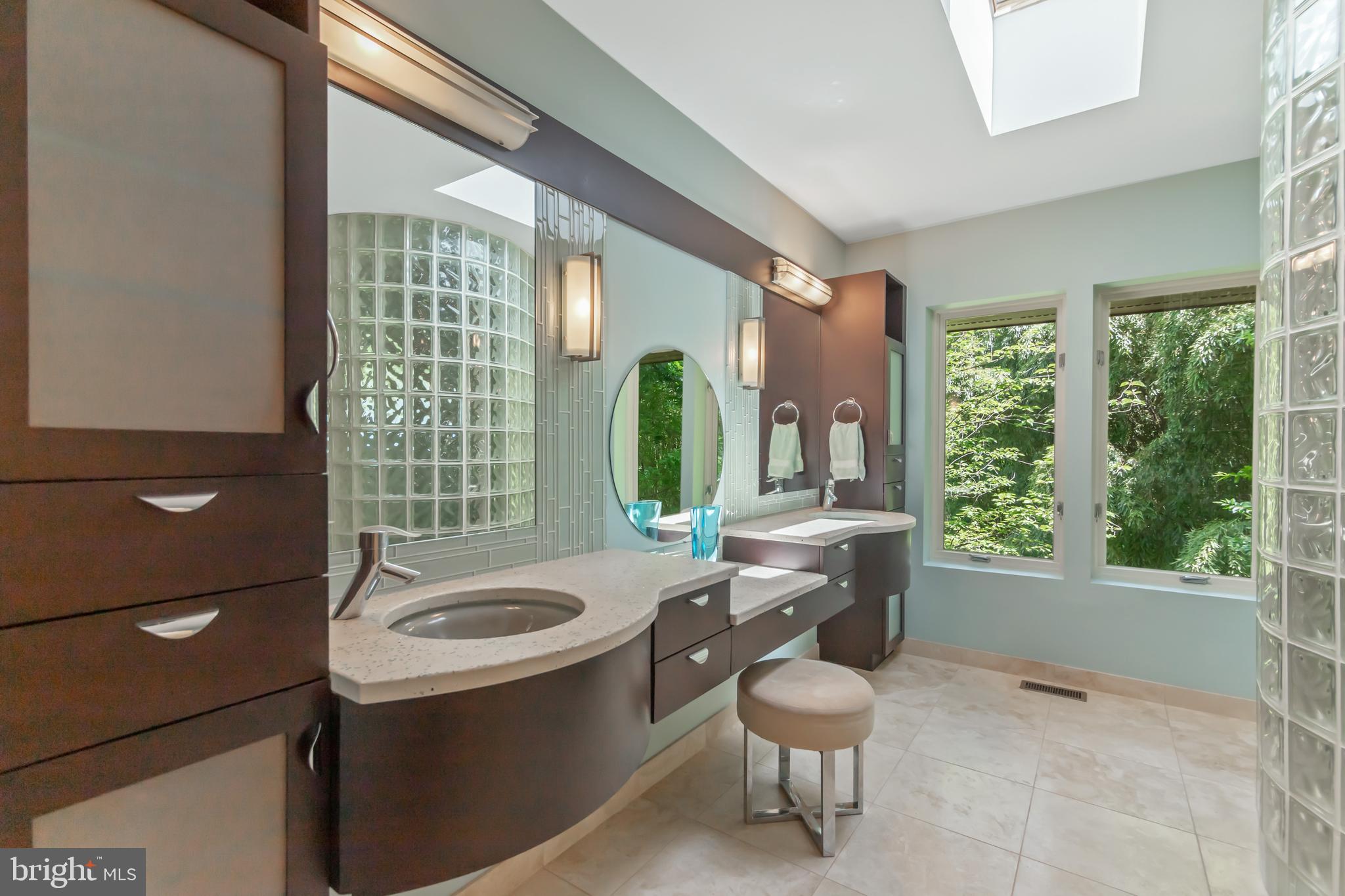10107 Gary Road Potomac, MD 20854 - Photo 26 of 62 Luxurious Master Spa Bathroom