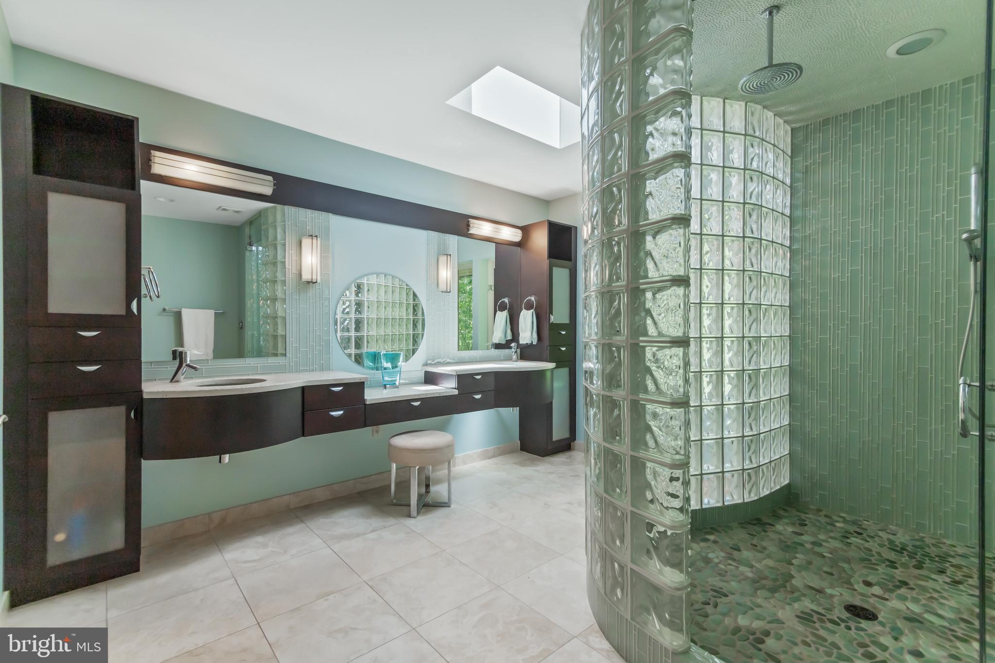 10107 Gary Road Potomac, MD 20854 - Photo 27 of 62 Master Bathroom