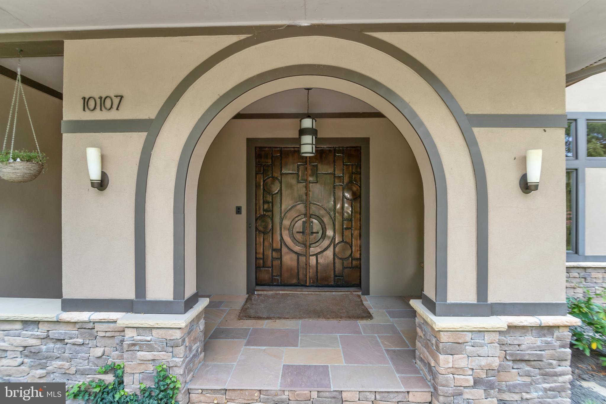 10107 Gary Road Potomac, MD 20854 - Photo 4 of 62 Front Entry