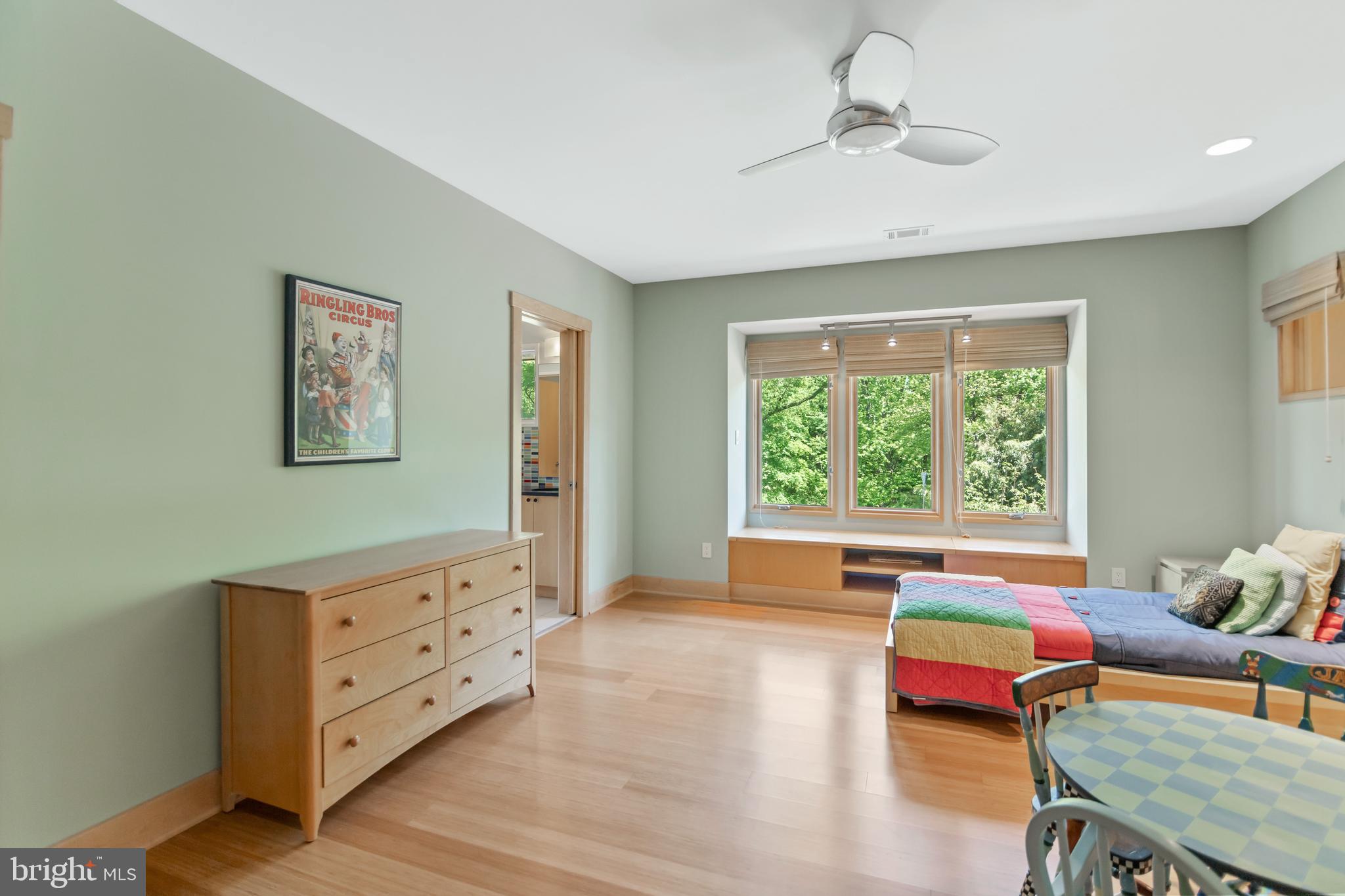 10107 Gary Road Potomac, MD 20854 - Photo 39 of 62 Upstairs Bedroom 4 with Built-In Bench