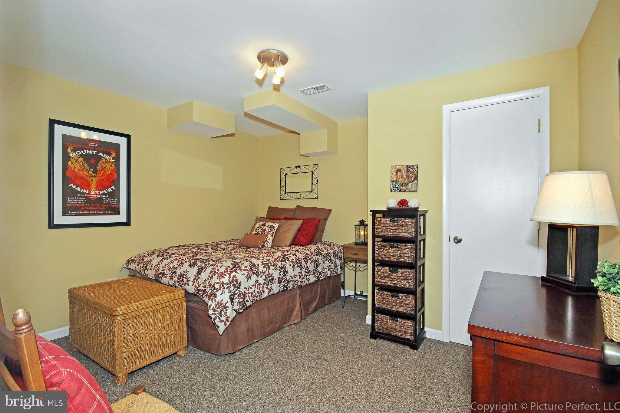 7504 Damascus Road Gaithersburg, MD 20882 - Photo 25 of 29 Bedroom