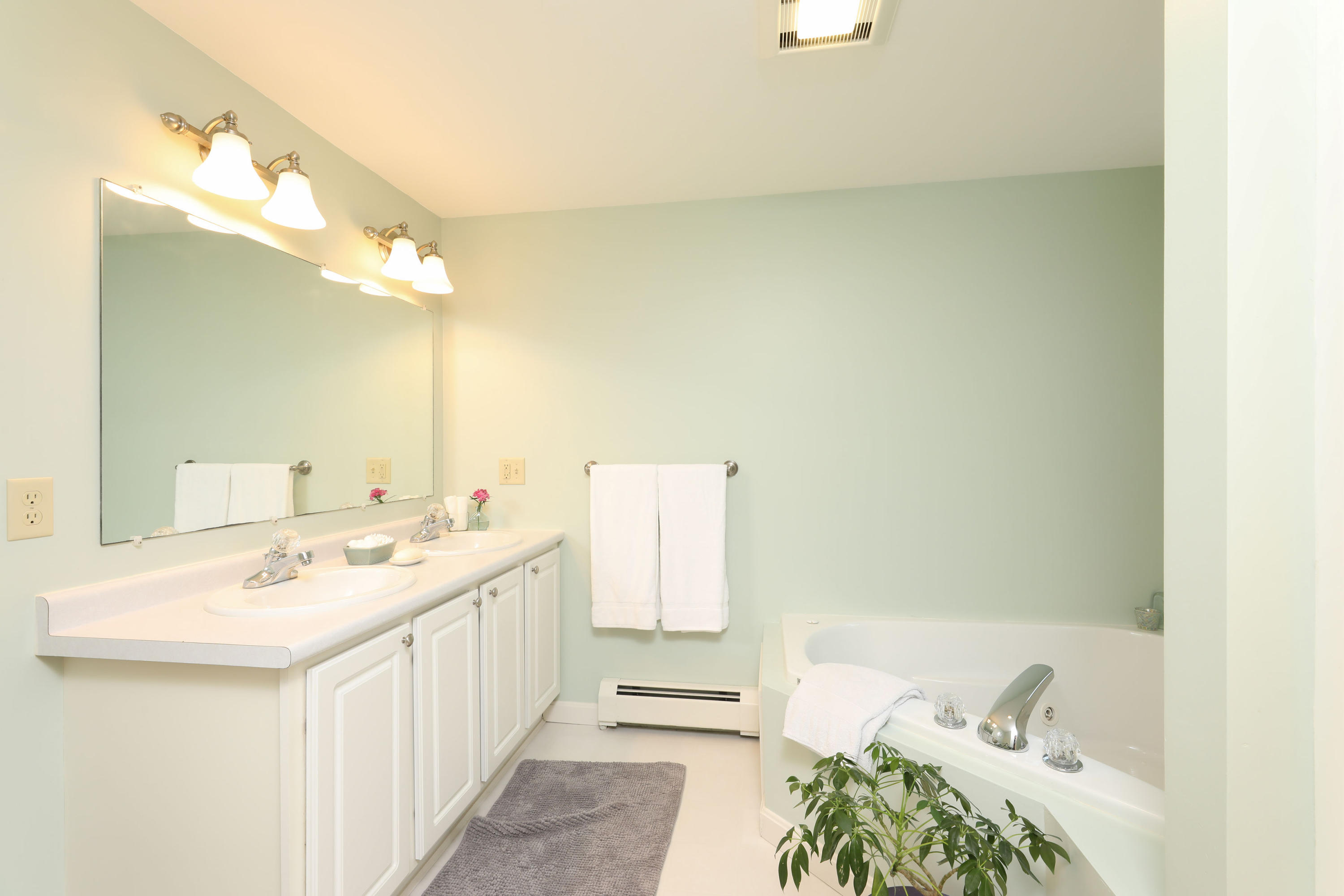 34 Haley Road Arundel, ME 04046 - Photo 20 of 34 Master Bath Suite