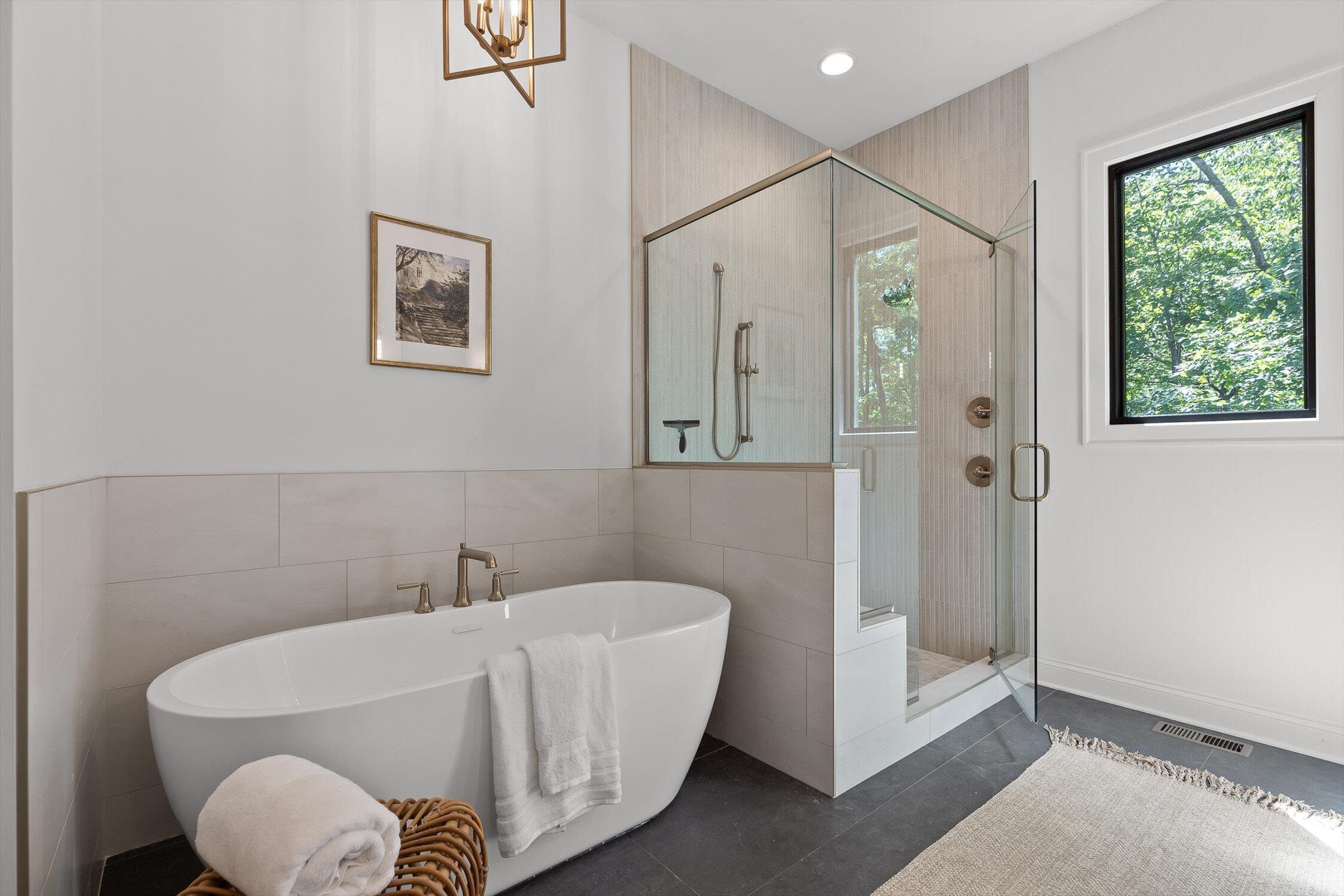 4597 Amethyst Road Chattanooga, TN 37419 - Photo 26 of 47 Primary Bath2