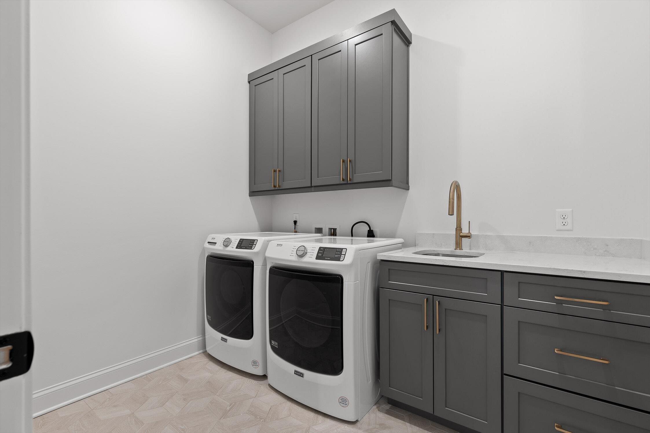 4597 Amethyst Road Chattanooga, TN 37419 - Photo 31 of 47 Laundry - Main Floor