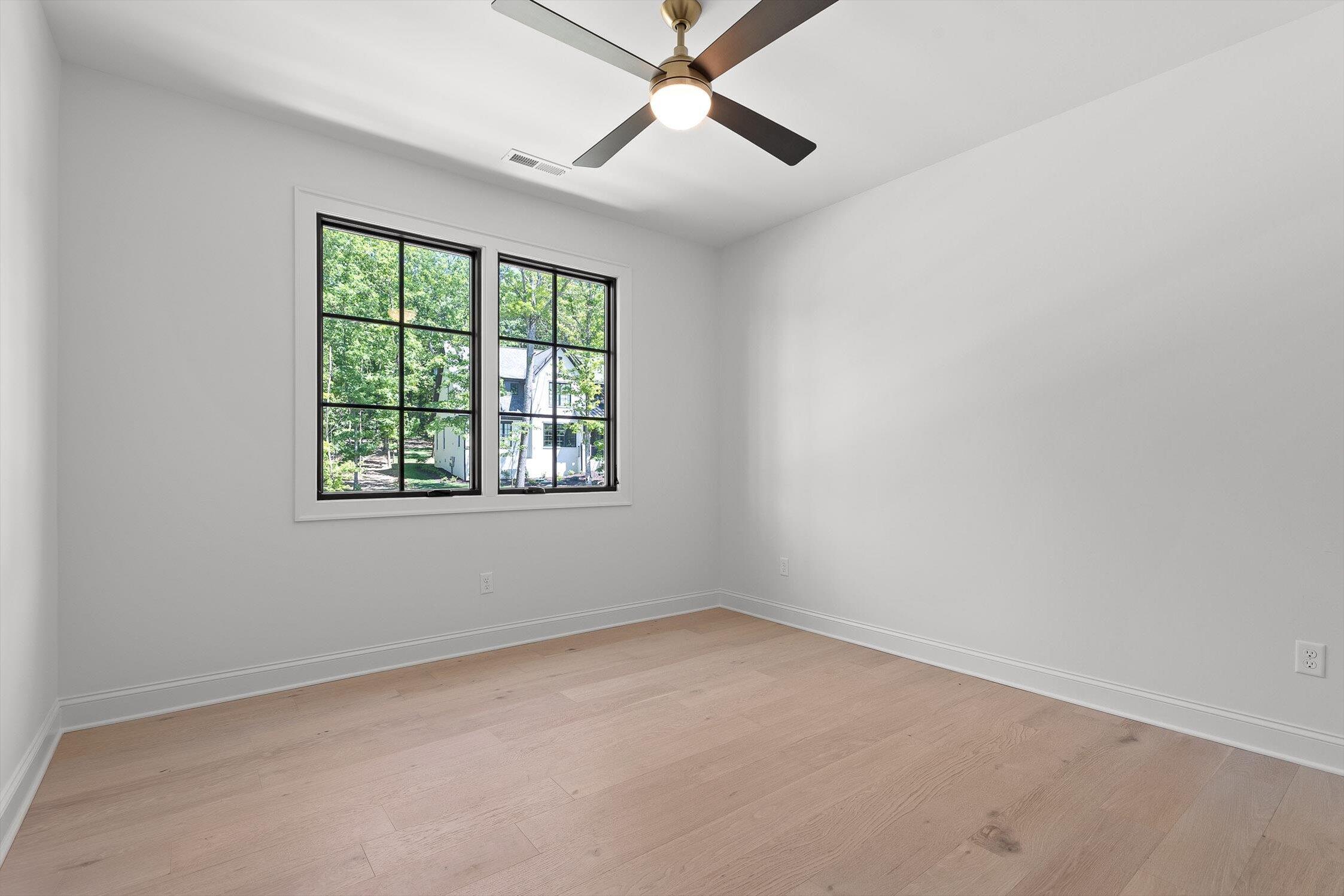 4597 Amethyst Road Chattanooga, TN 37419 - Photo 34 of 47 Bedroom2 2nd floor