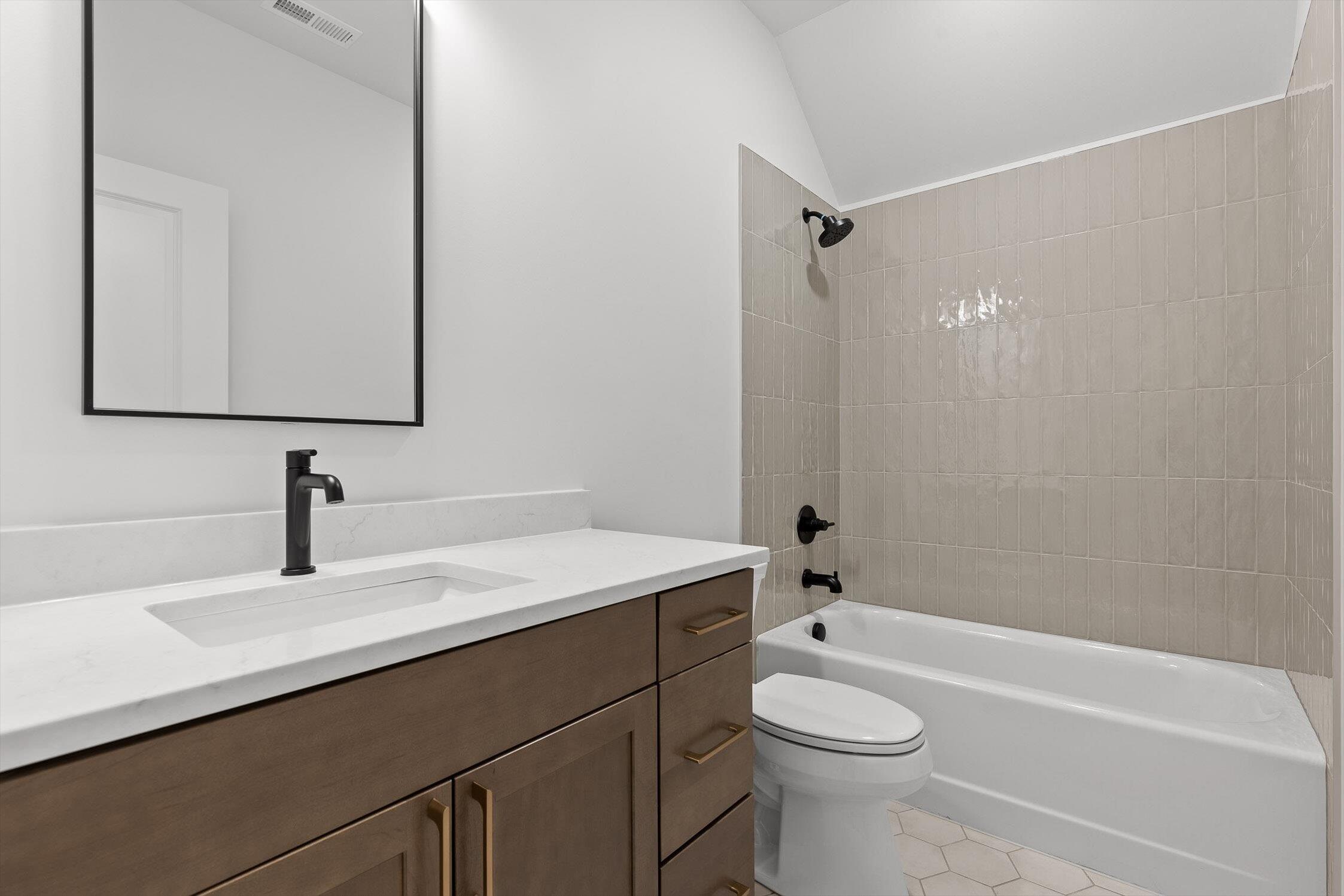 4597 Amethyst Road Chattanooga, TN 37419 - Photo 40 of 47 Bath 2 - 2nd Floor