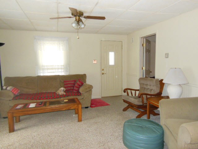 428 East 4th Street Flora, IL 62839 - Photo 4 of 21 Gallery Image 4