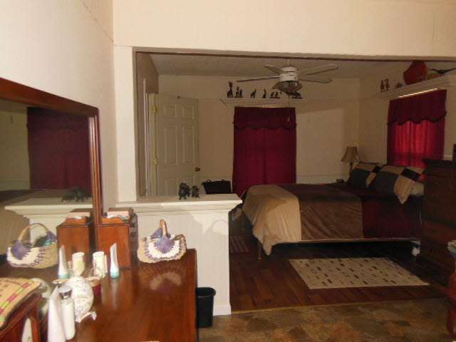 428 East 4th Street Flora, IL 62839 - Photo 6 of 21 Gallery Image 6