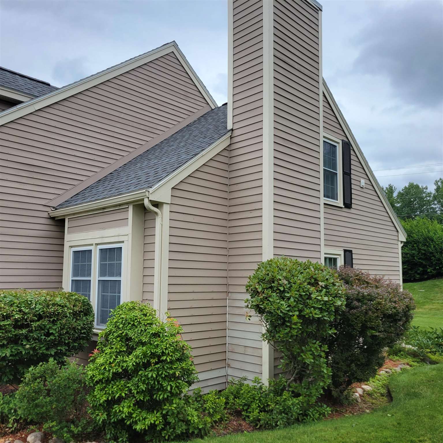 36 Riviera Road, Unit 36 Hudson, NH 03051 - Photo 2 of 23 Gallery Image 2