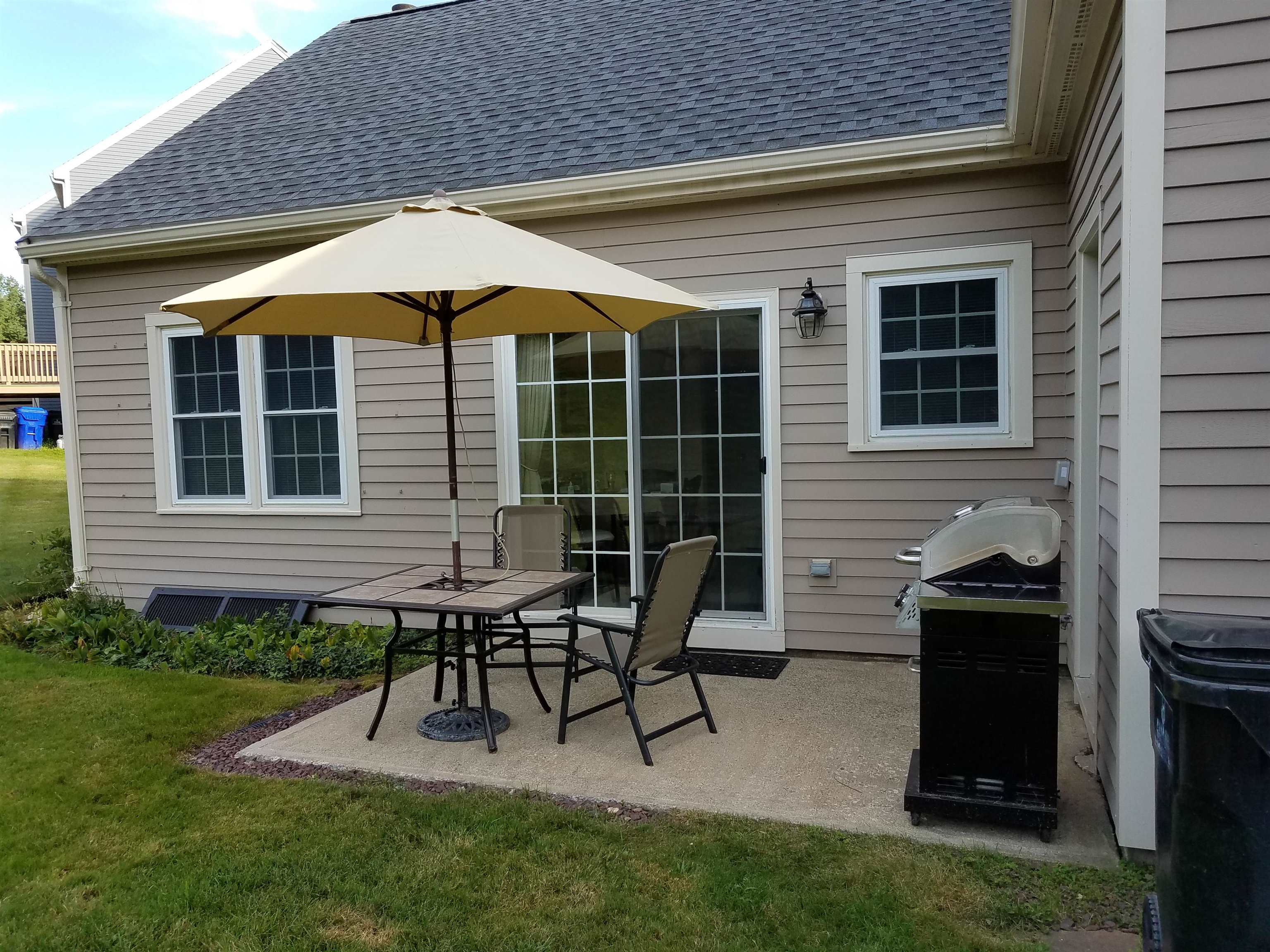 36 Riviera Road, Unit 36 Hudson, NH 03051 - Photo 5 of 23 Gallery Image 5