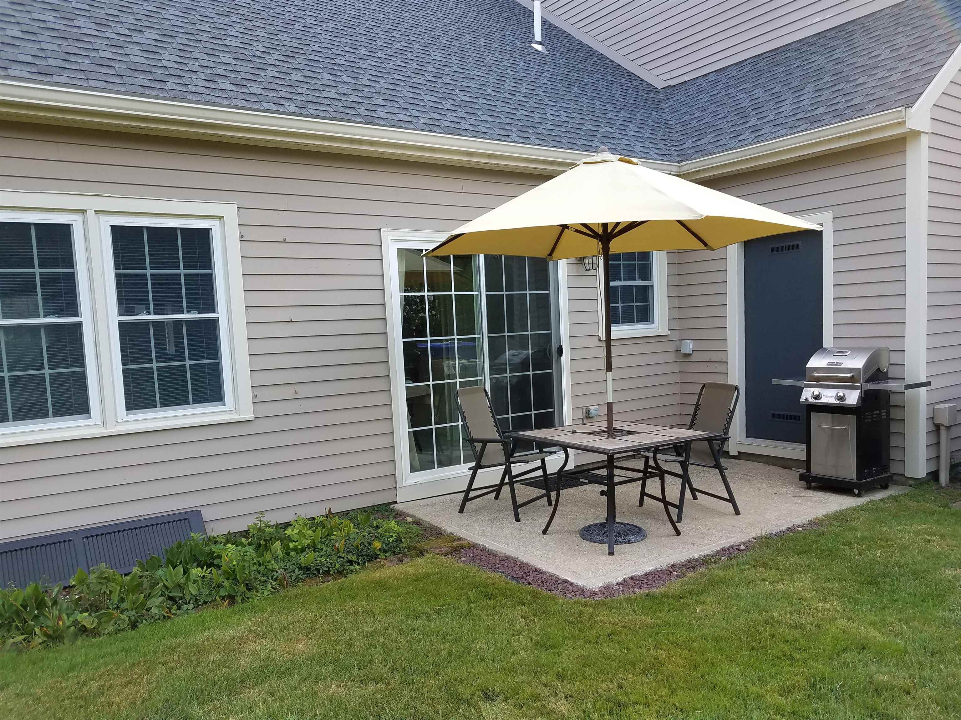 36 Riviera Road, Unit 36 Hudson, NH 03051 - Photo 6 of 23 Gallery Image 6