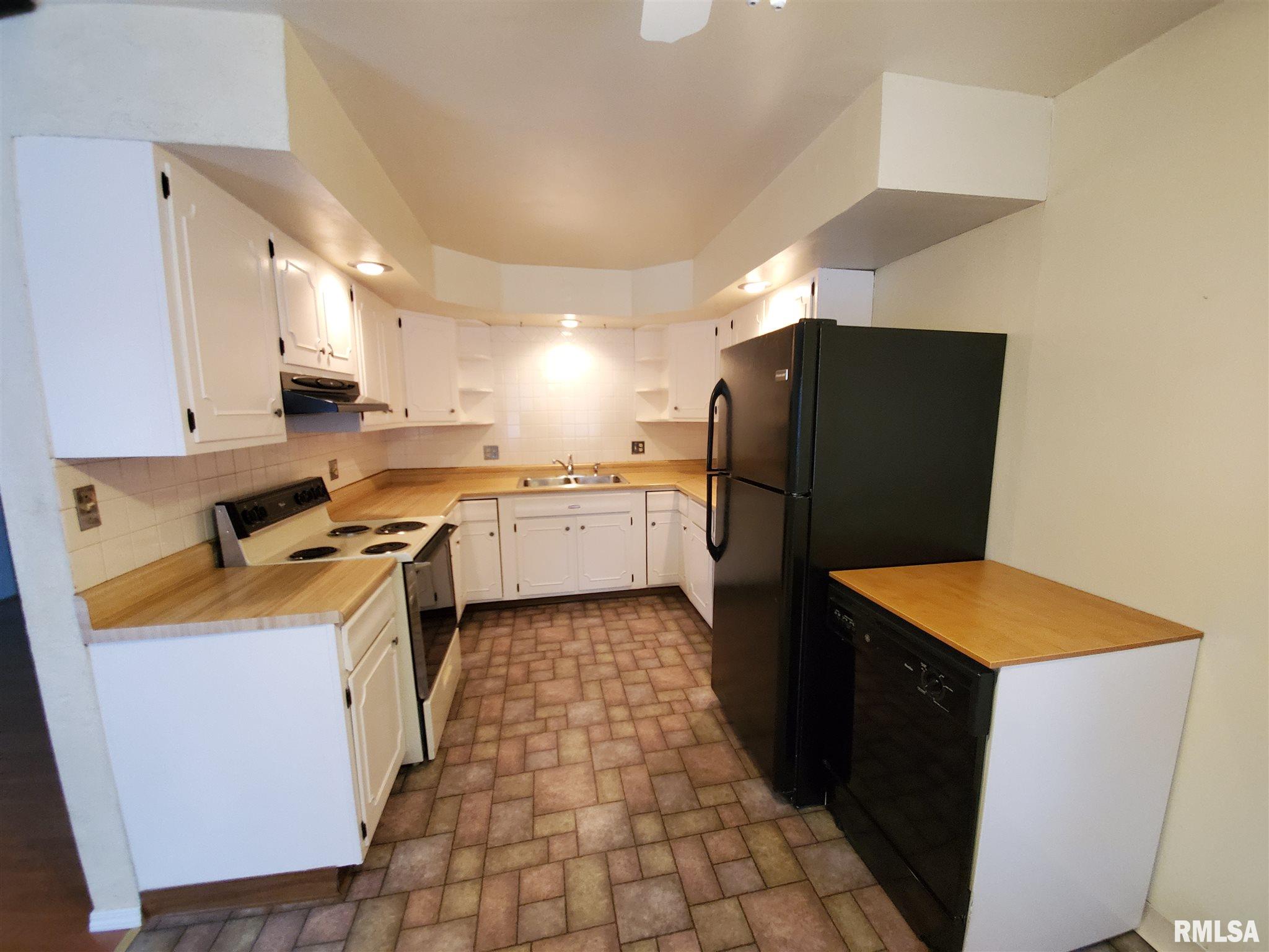 815 East Thoma Street Springfield, IL 62702 - Photo 2 of 29 Gallery Image 2