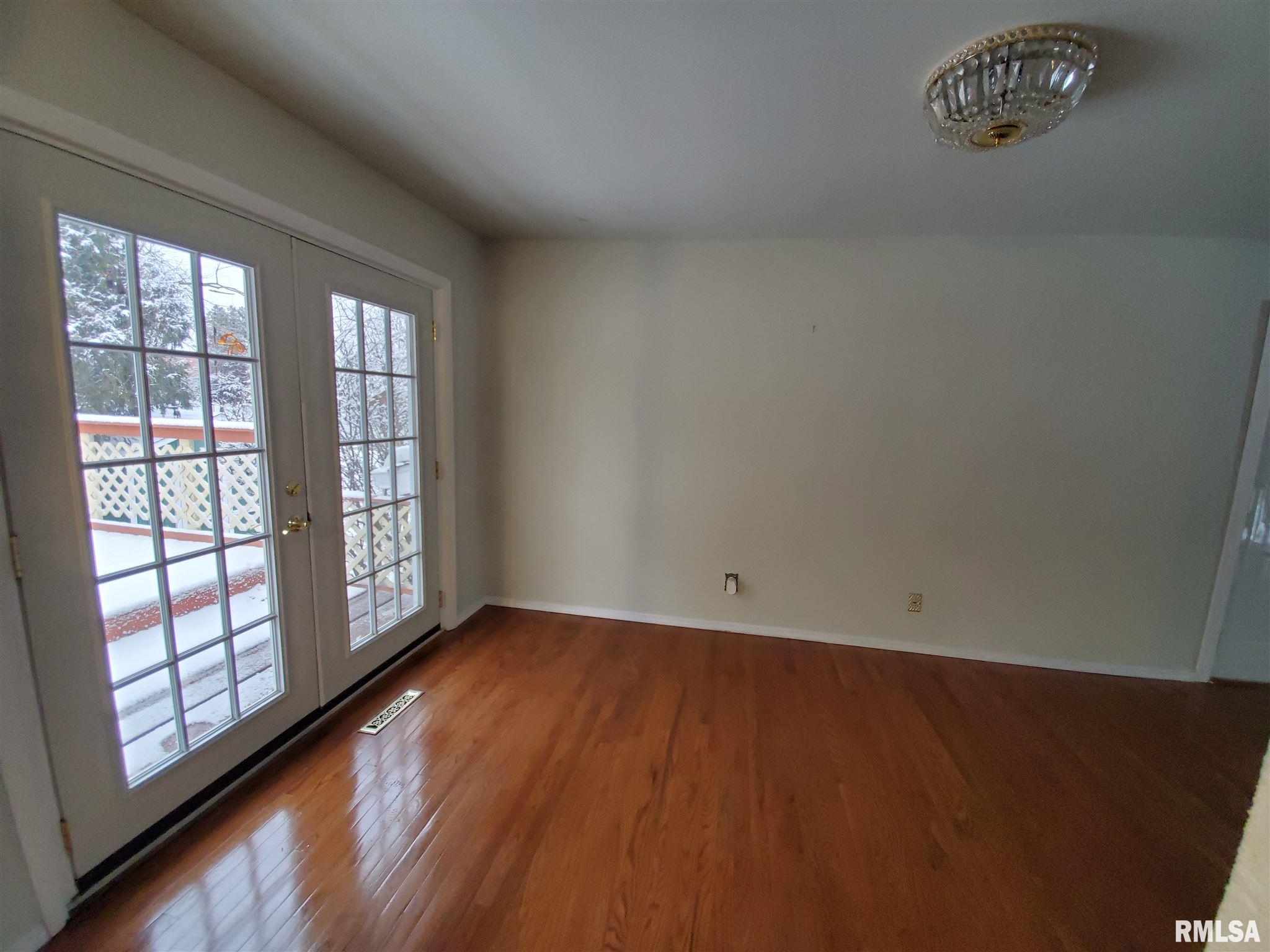 815 East Thoma Street Springfield, IL 62702 - Photo 8 of 29 Gallery Image 8