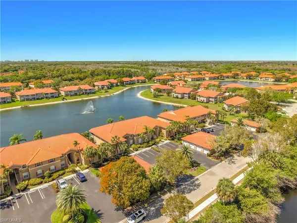$420,000 | 6930 Huntington Lakes Circle, Unit 104, Naples, FL 34119