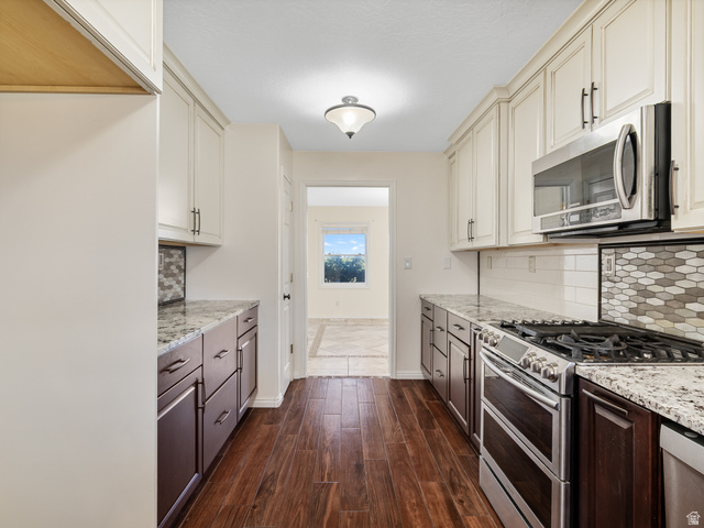 608 Nicole Way Erda, UT 84074 - Photo 9 of 64