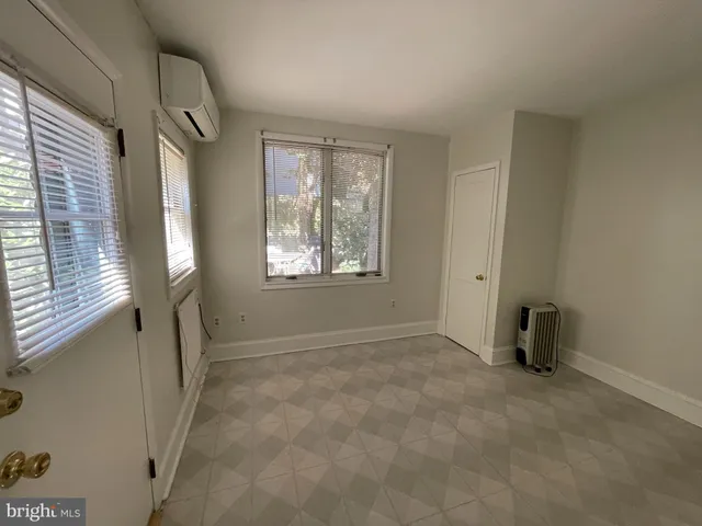 $1,495 | 790 South Front Street, Philadelphia, PA 19147