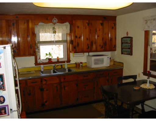 33 Hingham Road Grafton, MA 01536 - Photo 2 of 8 Gallery Image 2