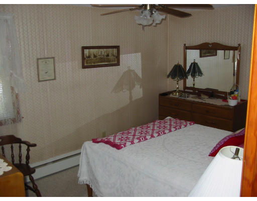 33 Hingham Road Grafton, MA 01536 - Photo 6 of 8 Gallery Image 6