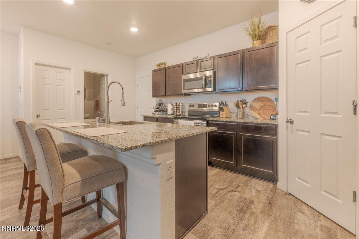 9865 Coastal Fog Drive Reno, NV 89506 - Photo 10 of 28 11-Kitchen 5