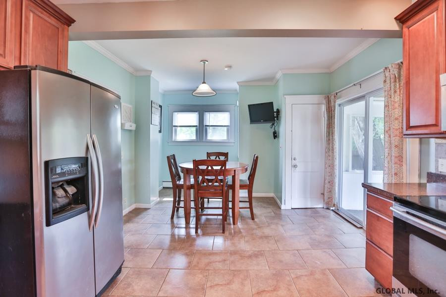89 Hillcrest Road Colonie, NY 12110 - Photo 14 of 27 Photo 14