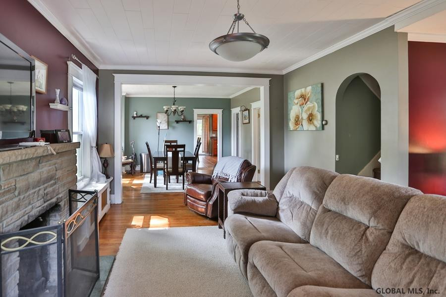 89 Hillcrest Road Colonie, NY 12110 - Photo 5 of 27 Photo 5
