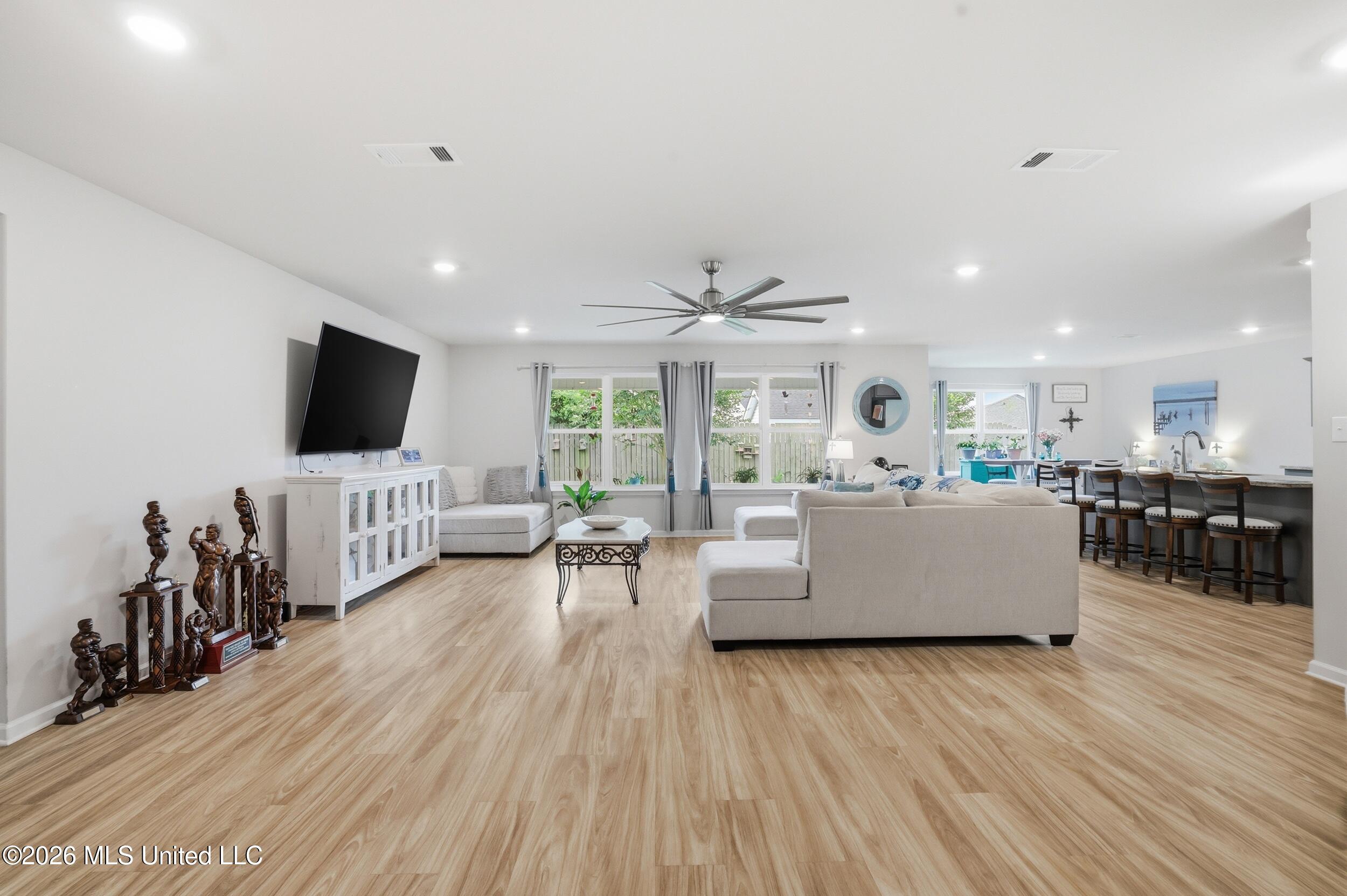 8257 Curry Road Biloxi, MS 39532 - Photo 10 of 49 R6__0921