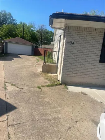 $2,000 | 904 Spring Valley Plaza, Unit A, Richardson, TX 75080