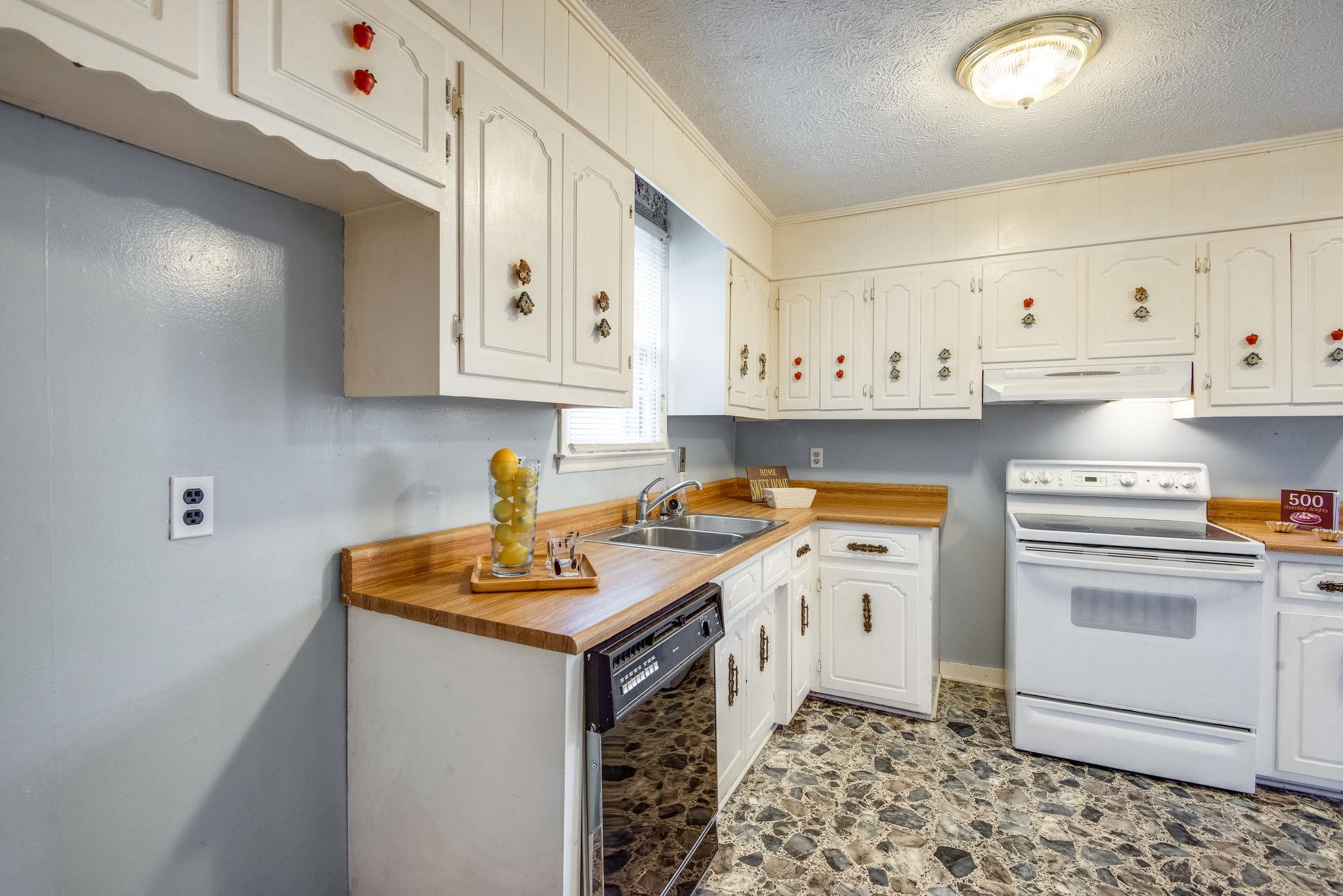 1020 Dawson Road White Bluff, TN 37187 - Photo 9 of 30 Gallery Image 9
