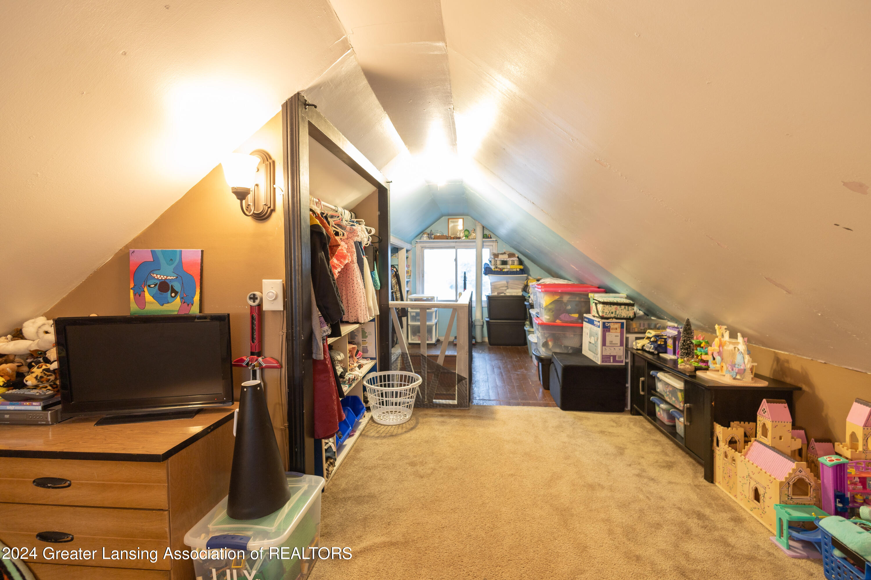 419 Strathmore Road Lansing, MI 48910 - Photo 21 of 39 Strathmore-17