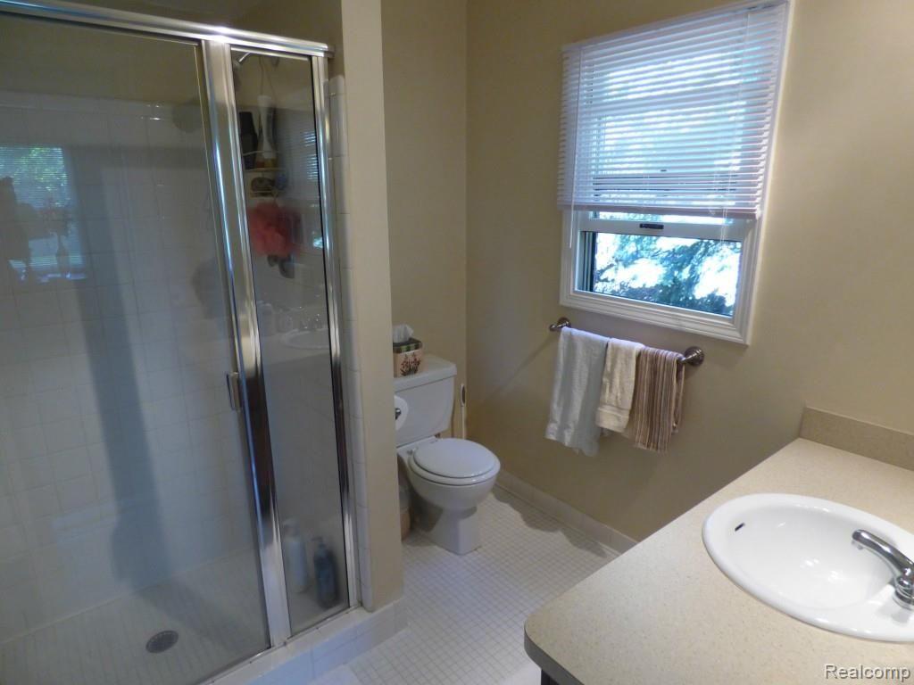 898 Timberline Drive Rochester Hills, MI 48309 - Photo 25 of 57
