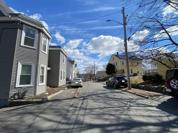 $2,050 | 18-20 North High Street, Unit 3, Melrose, MA 02176