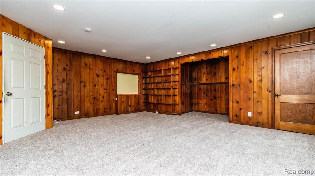 370 West Square Lake Road Troy, MI 48098 - Photo 49 of 68