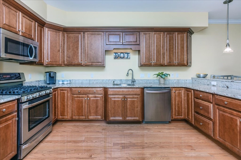 8 Sheldon Circle, Unit 8 Middleton, MA 01949 - Photo 16 of 42 Gallery Image 16