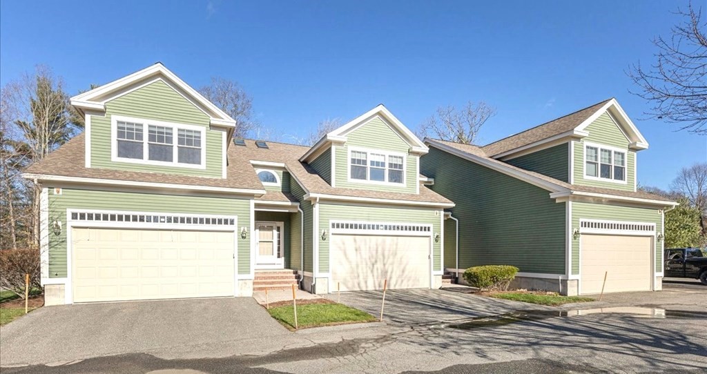 8 Sheldon Circle, Unit 8 Middleton, MA 01949 - Photo 2 of 42 Gallery Image 2