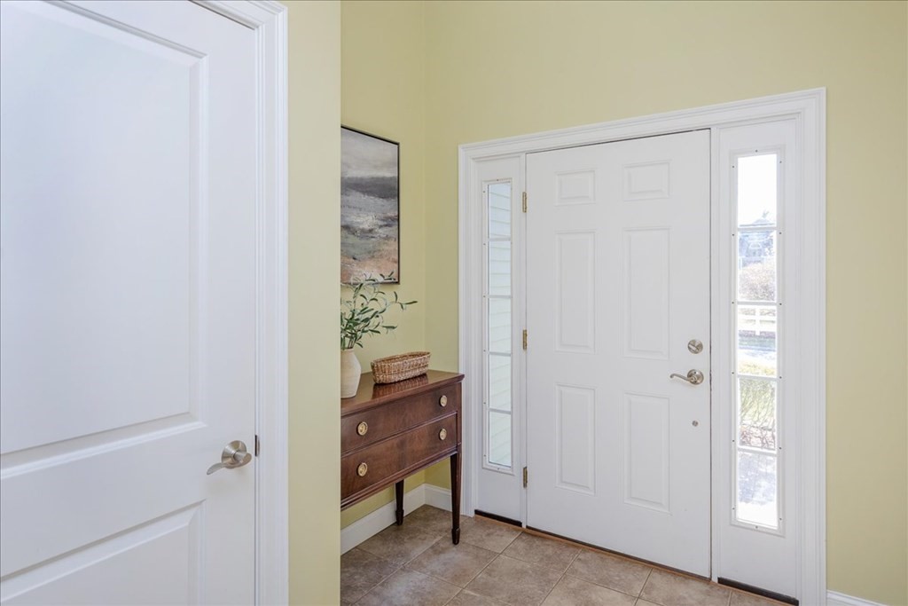 8 Sheldon Circle, Unit 8 Middleton, MA 01949 - Photo 5 of 42 Gallery Image 5