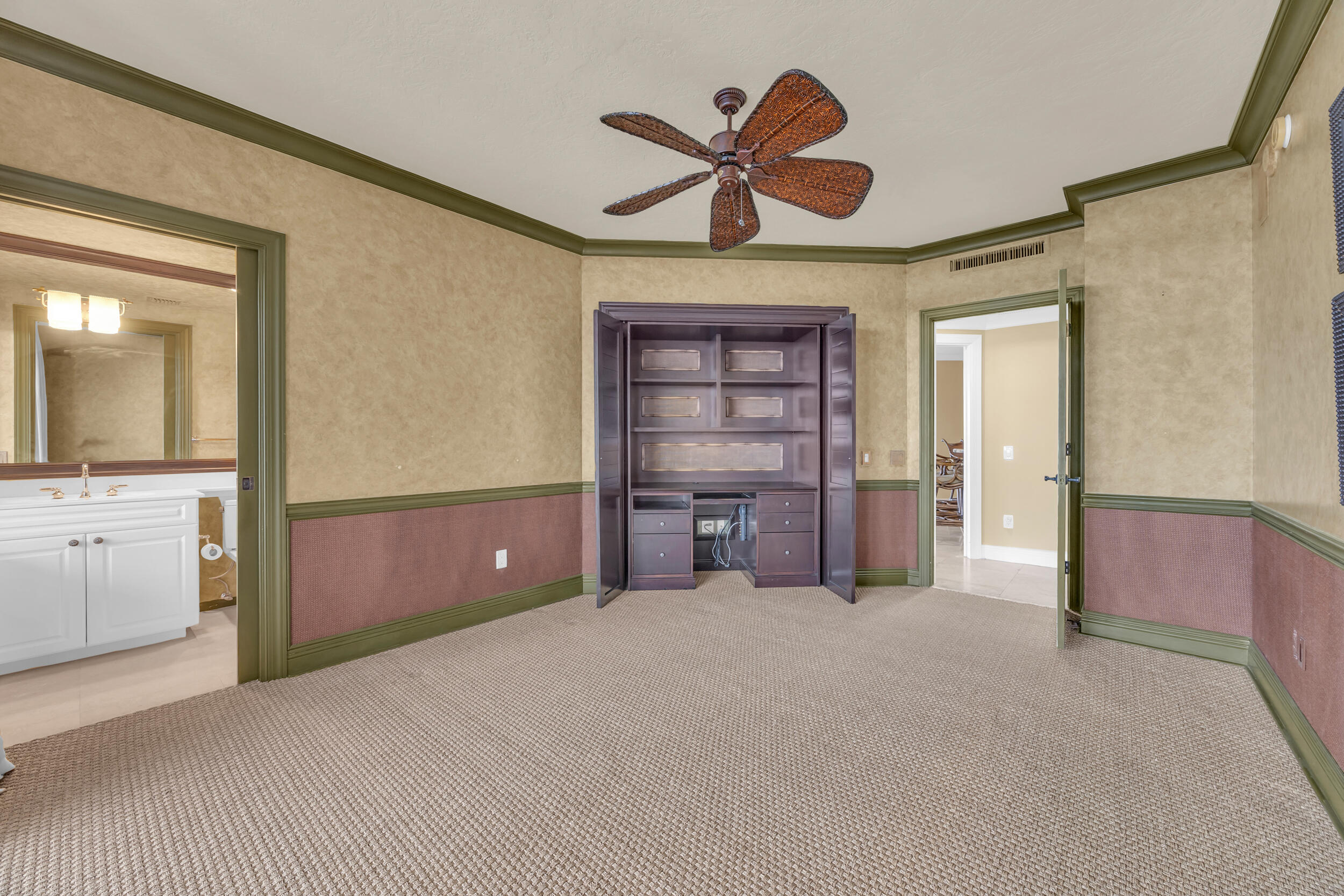 340 South US Highway 1, Unit 408 Jupiter, FL 33477 - Photo 42 of 53 a big room with closet and windows