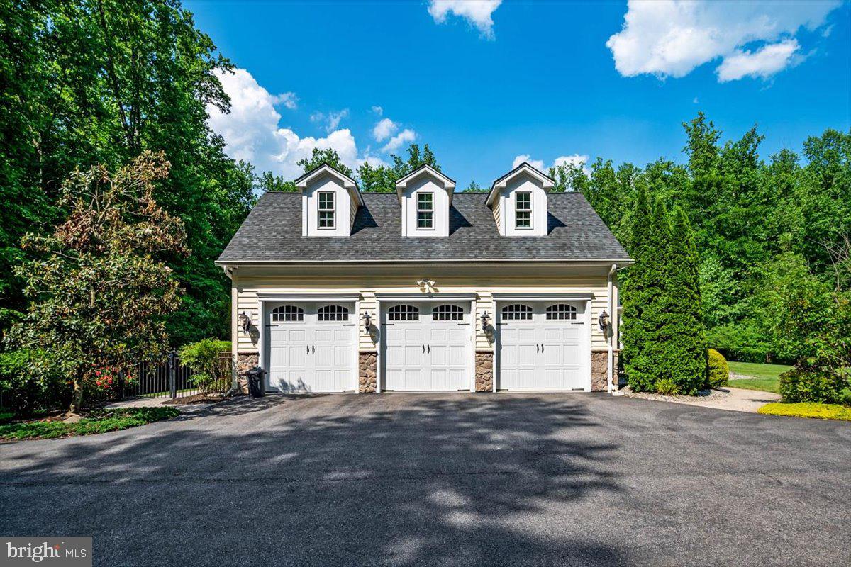860 Governor Bridge Road Davidsonville, MD 21035 - Photo 66 of 68 3 car garage