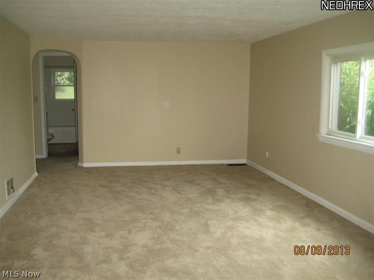 4815 Hayes Road Ravenna, OH 44266 - Photo 2 of 12 Gallery Image 2