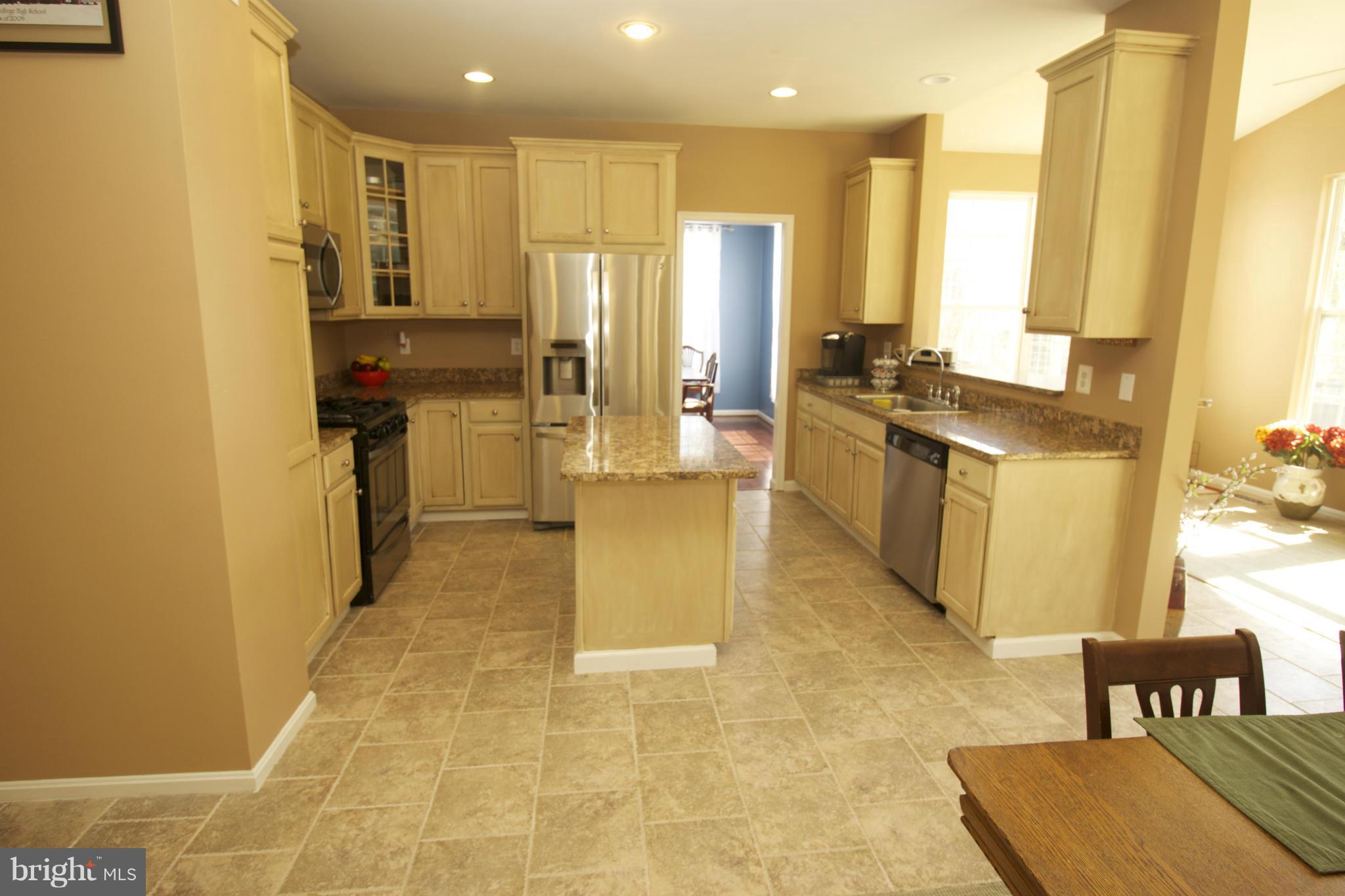 2308 Manor Spring Terrace Silver Spring, MD 20906 - Photo 11 of 30 Kitchen