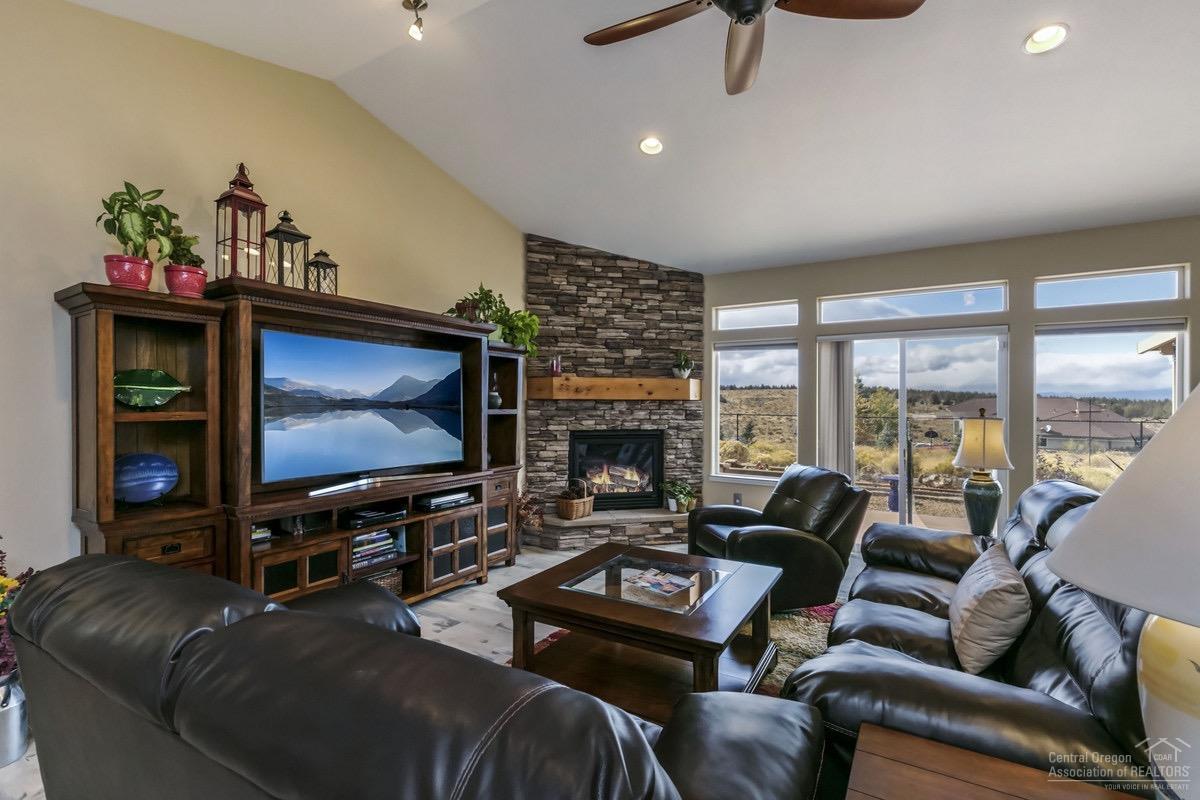 60365 Sun Ridge Bend, OR 97702 - Photo 4 of 25 Additional Photo
